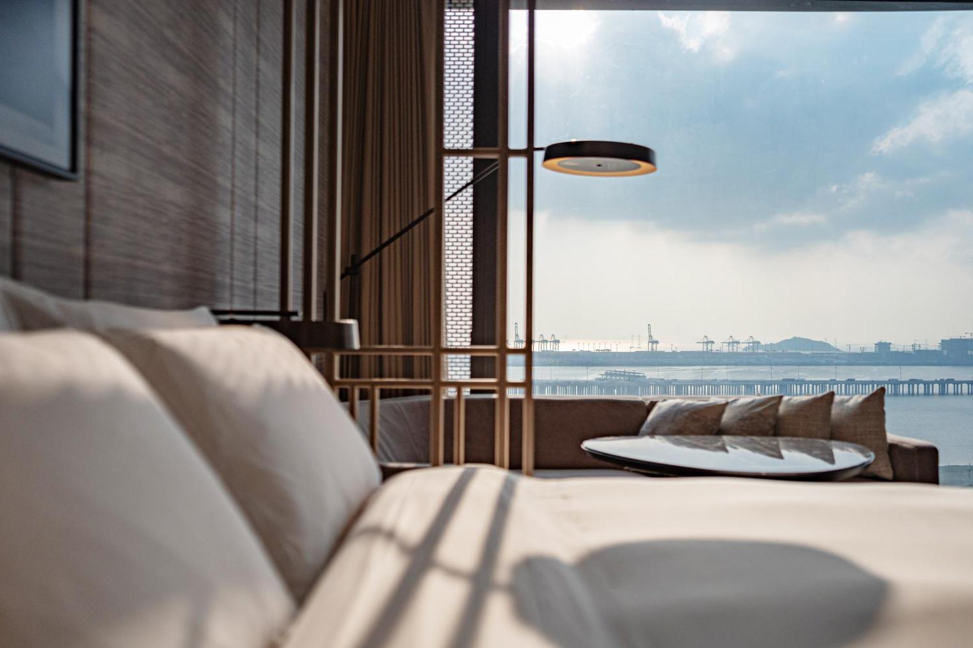 Conrad Shenzhen, The First Art Museum Hotel In Greater Bay Area With The Stunning Bay And Sunset View In The Hotel Terrace Eksteriør bilde